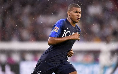 米兰电竞热议-拉斯帕多里回防到本方禁区